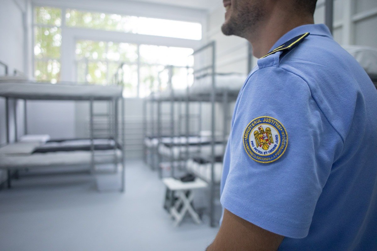 Federația Sindicatelor din Administrația Națională a Penitenciarelor (FSANP) a reacționat ferm la declarațiile recente ale liderului UDMR, Kelemen Hunor, referitoare la posibilitatea eliminării norme de hrană pentru polițiști, militari și angajații din penitenciare, anunțate marți