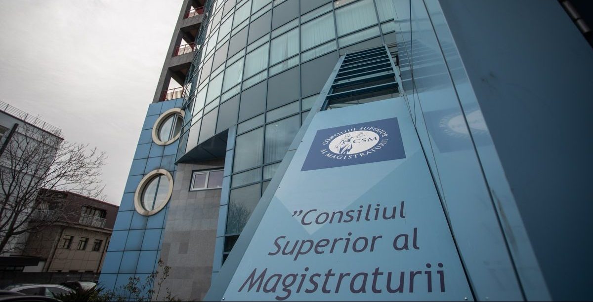 Procurorii CSM solicită mandat de 5 ani pentru șefii de parchete, revenirea la DNA pentru anchetarea magistraților și eliminarea camere preliminare