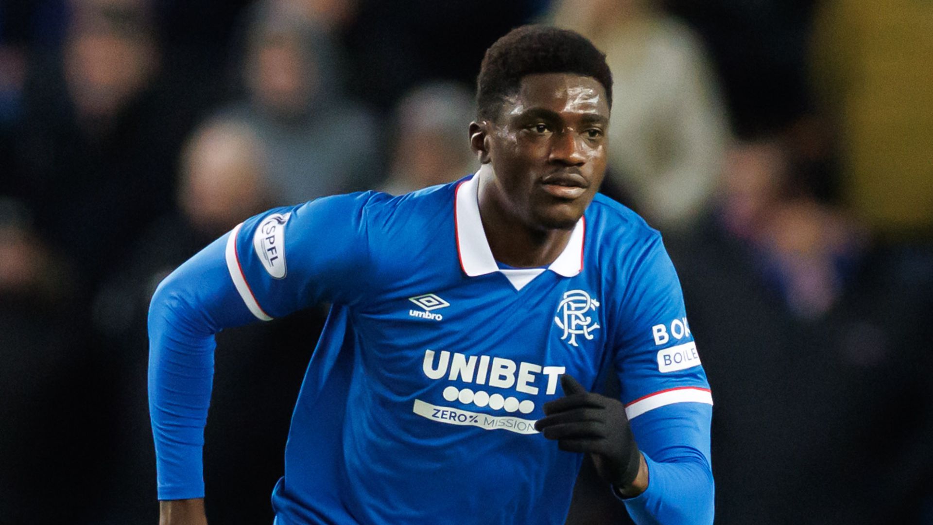 Războiul Frigului: Rangers Face Provocările Iernii în Scotia La o zi după ce o avertizare meteo galbenă a fost emisă pentru unele zone din Scotia, jucătorii echipei Rangers s-au confruntat cu provocările vremii reci în timpul meciului de campionat împotriva lui Kilmarnock