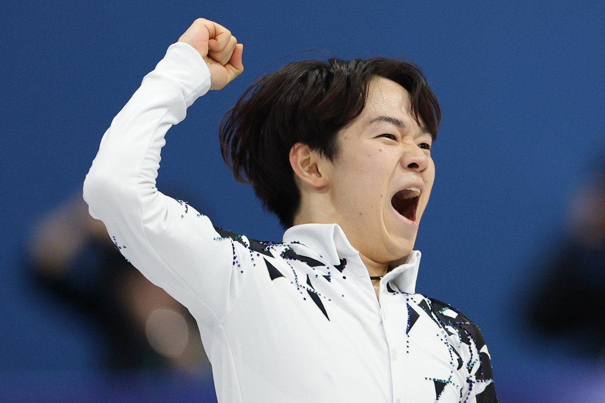 Ilia Malinin, favorit cert la aurul olimpic în patinajul artistic Ilia Malinin, supranumit „Quad God”, domină competițiile de patinaj artistic la Jocurile Olimpice de iarnă de la Milano, având deja o medalie de aur câștigată în cadrul competiției pe echipe