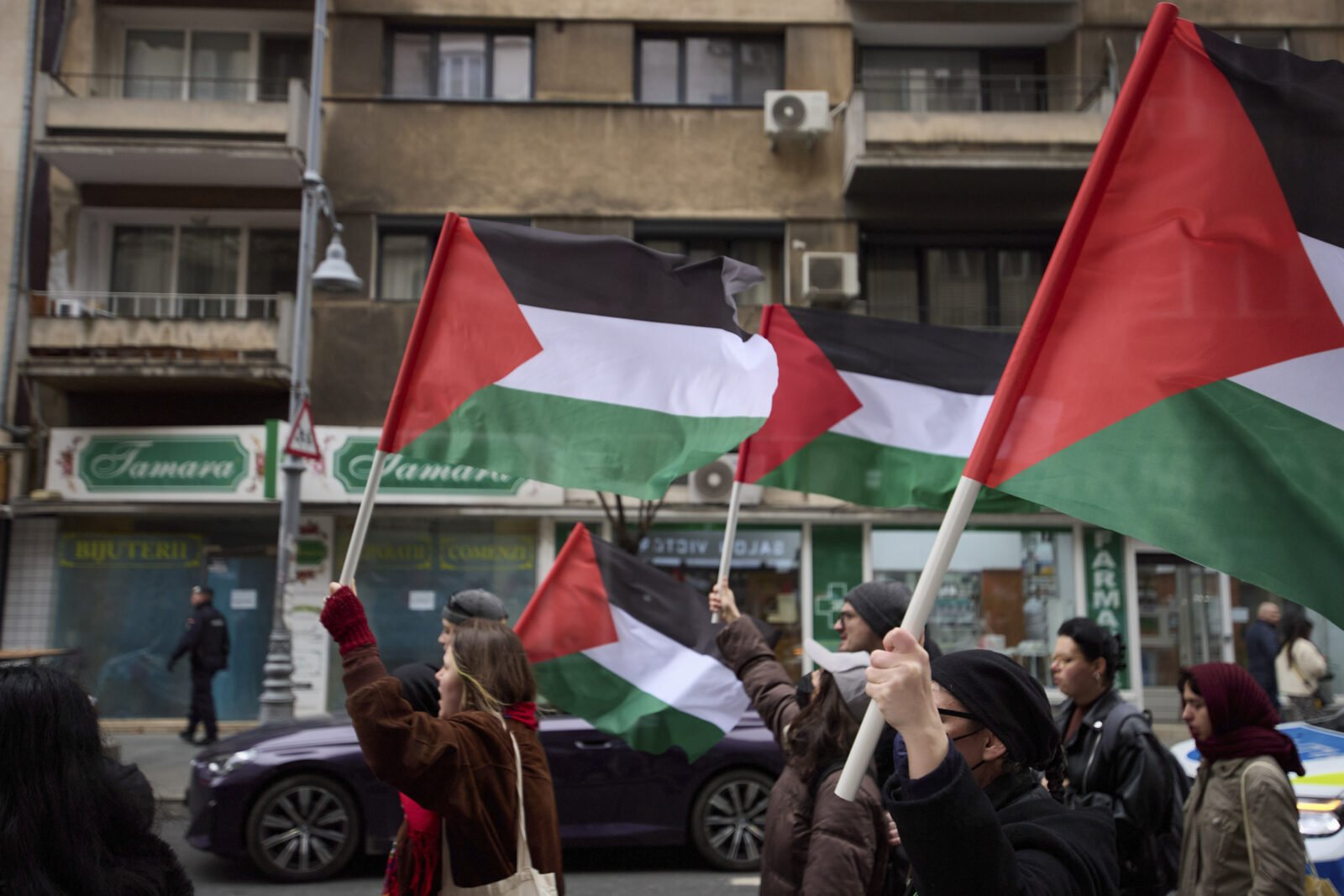 Un grup de voluntari români organizează o campanie caritabilă pentru sprijinirea familiilor palestiniene refugiate din Gaza, cele mai dramatice victime ale conflictului din ultimii ani în regiunea mediterraneană