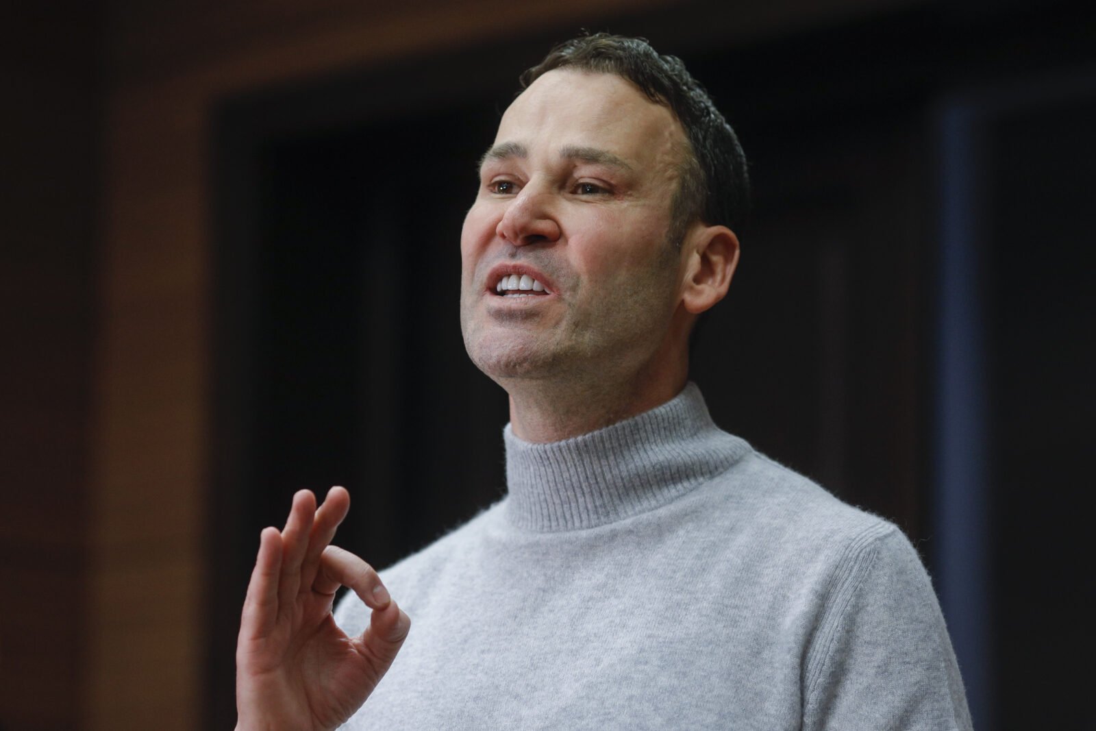 Adrian Cocoș, desemnat recent viceprimar al Sectorului 3 din București, va prelua interimatul în conducerea primăriei după ce Robert Negoiță a fost suspendat în urma unui control al Direcției Naționale Anticorupție (DNA)