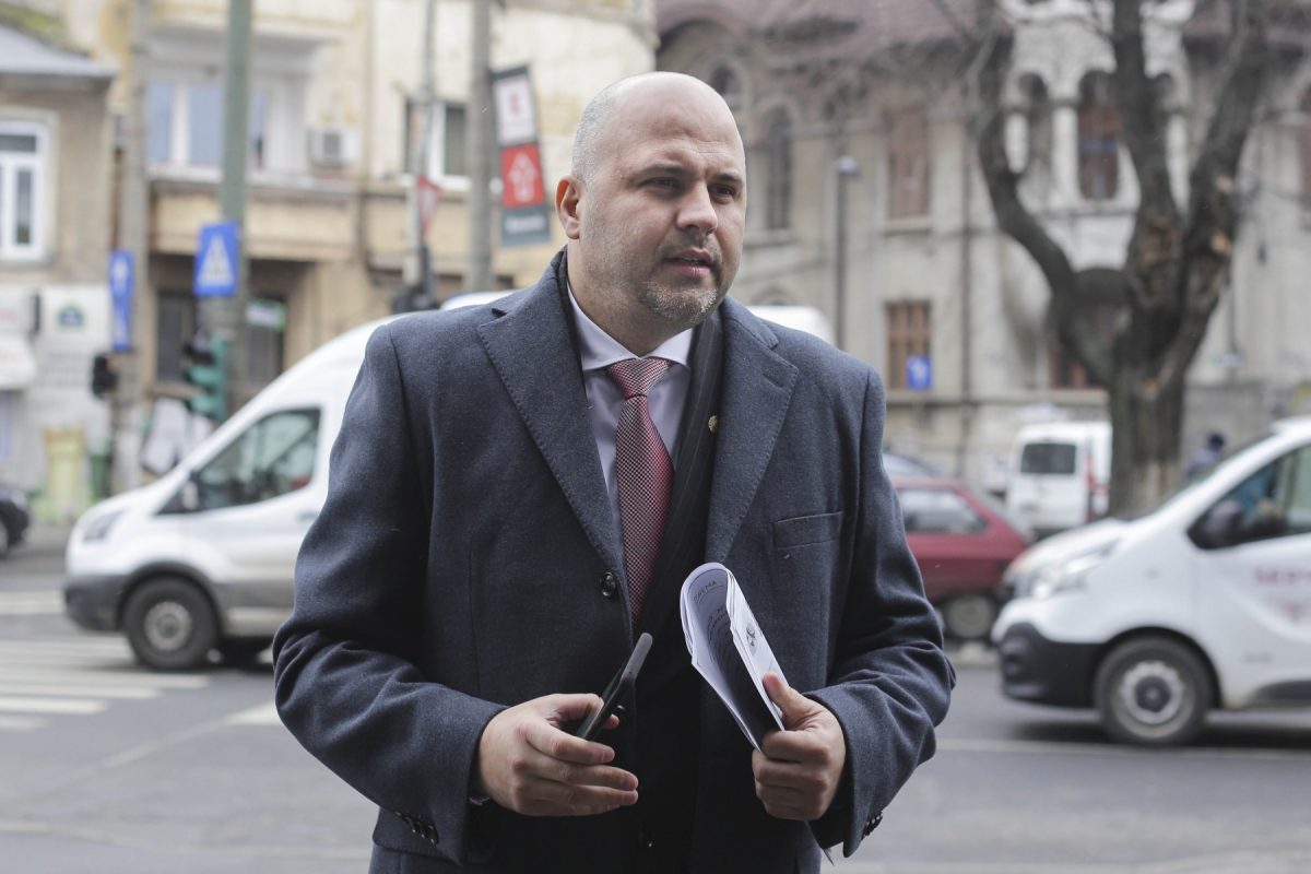 Deputatul USR Emanuel Ungureanu a ieșit în evidență recent cu acuzații incendiare legate de posibile manevre de acoperire a unui dosar delicat care implică fostul premier Marcel Ciolacu