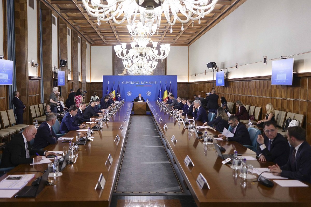 Guvernul suspendă temporar contractarea proiectelor din Fondurile UE 2021-2027