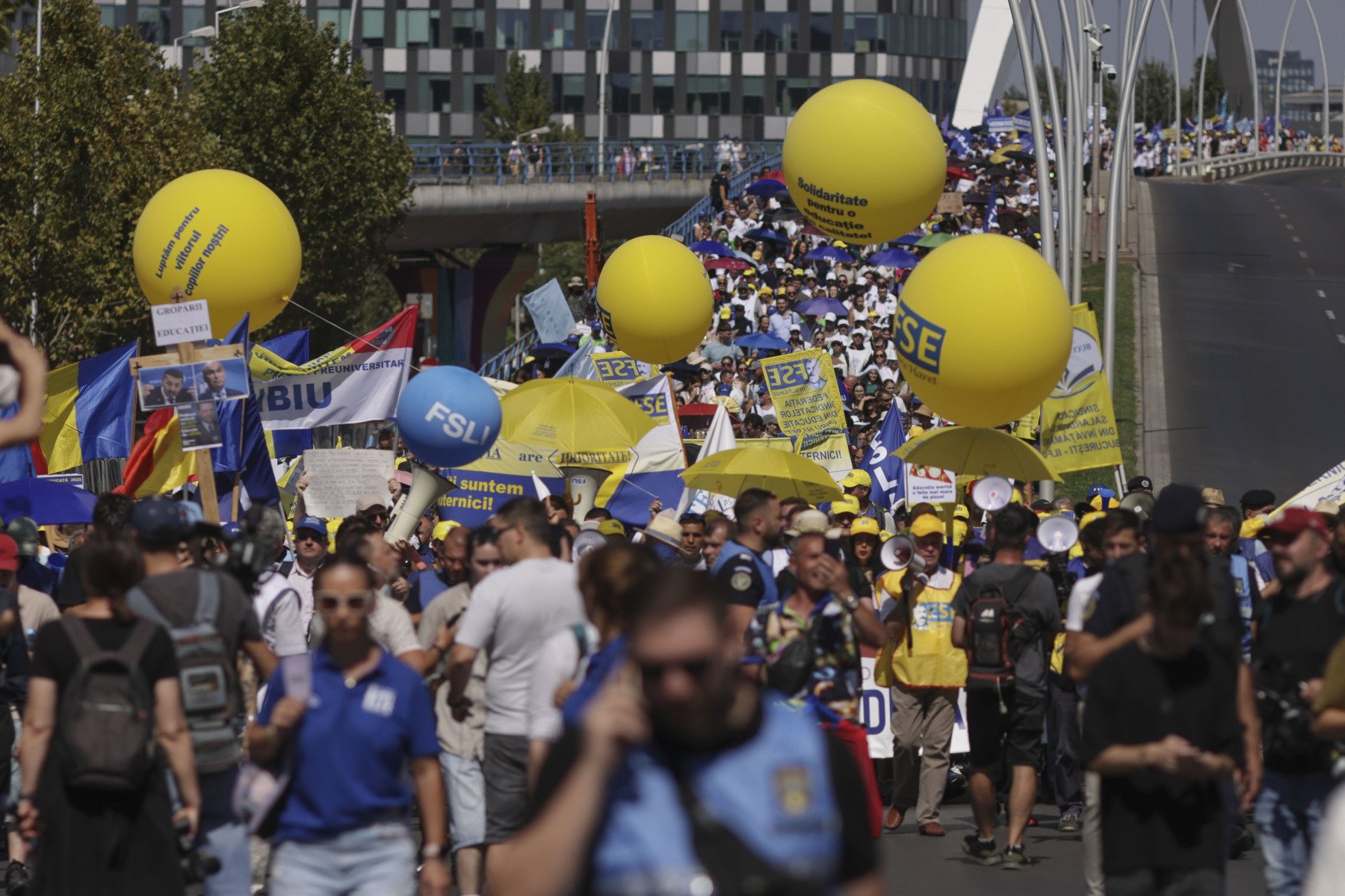 Protest în fața Guvernului împotriva Legii Bolojan în Educație, de la ora 12:00