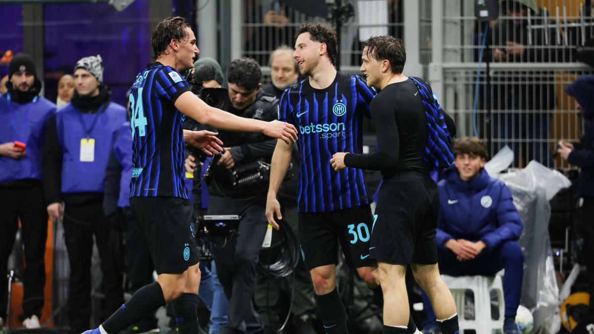 Inter câștigă derby-ul cu Juventus în ultimele minute, cu un 3-2 dramatic Inter Milano a reușit o victorie spectaculoasă în derby-ul d’Italia, învinsând Juventus cu 3-2, grație unei reveniri de senzație în ultimele minute ale meciului