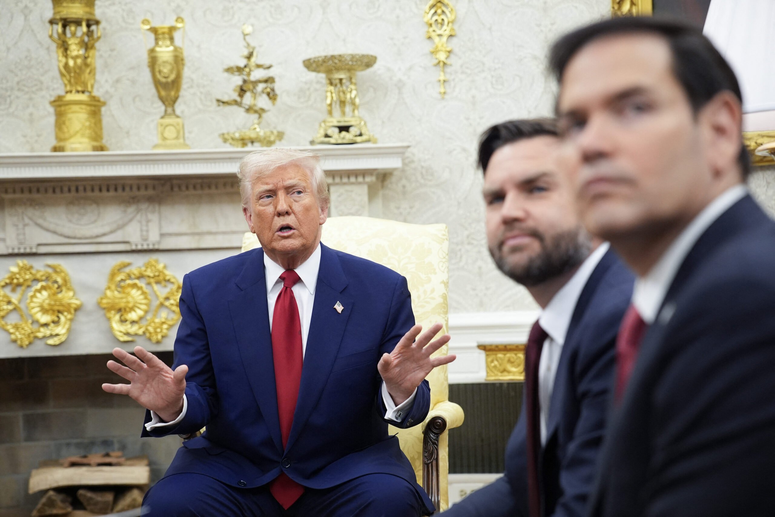 Administrația Trump și aliații europeni: încercare de apropiere sau strategie de influență? În cadrul celei mai recente ediții a Conferinței de Securitate de la München, oficialii americani s-au prezentat într-o lumină surprinzător de caldă și prietenoasă față de partenerii europeni, dar tonul discursurilor a fost, în același timp, cu mare greutate și mesaje ferme