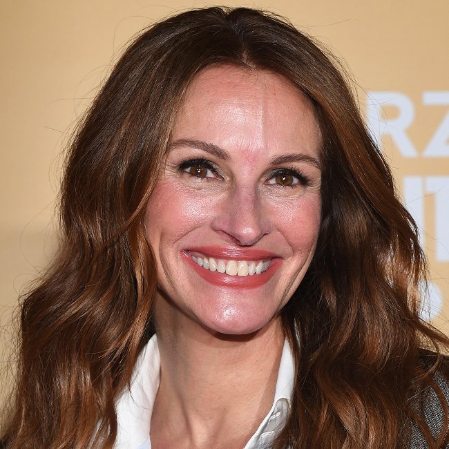 Julia Roberts și Danny Moder, o poveste de dragoste înfloritoare În ciuda faptului că sunt o pereche relativ discretă în lumea celebrităților, Julia Roberts și soțul său, Danny Moder, demonstrează că iubirea lor este mai puternică ca niciodată