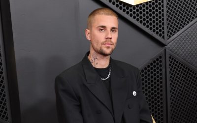 Justin Bieber performs in underwear, Trevor Noah slams Nicki Minaj and Trump at Grammys