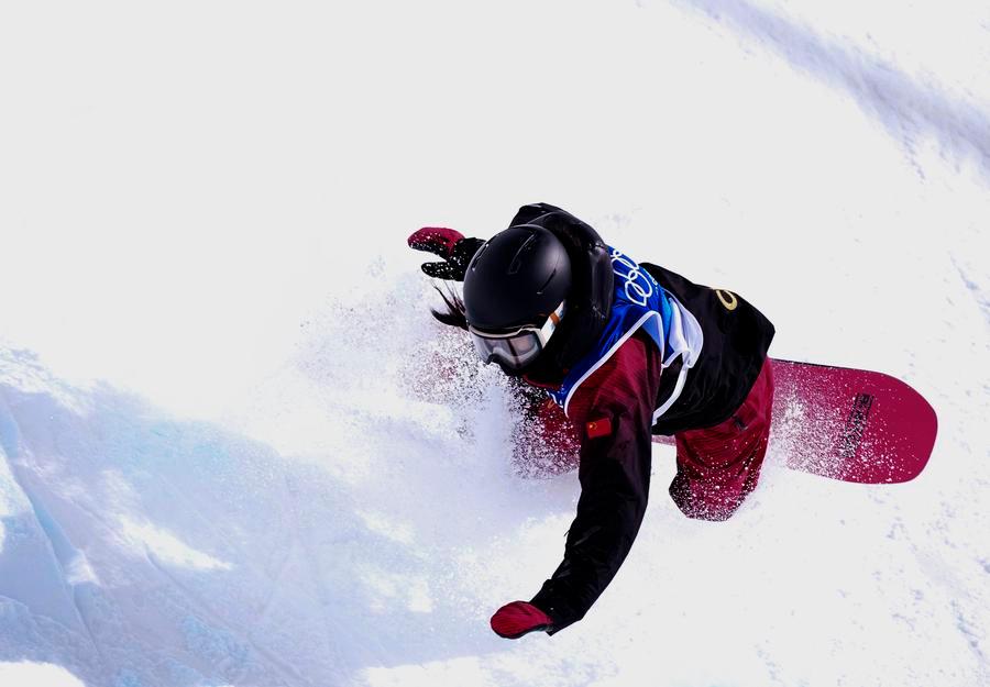 Liu Jiayu, snowboardista chineză, scăpată de pericol după un accident la Olimpiada de Iarnă de la Milano-Cortina LIVIGNO, Italia – Sportiva chineză Liu Jiayu, în vârstă de 33 de ani, a reușit să evite o tragedie în urma accidentului suferit în timpul calificărilor la proba de snowboard halfpipe, din cadrul Jocurilor Olimpice de Iarnă de la Milano-Cortina