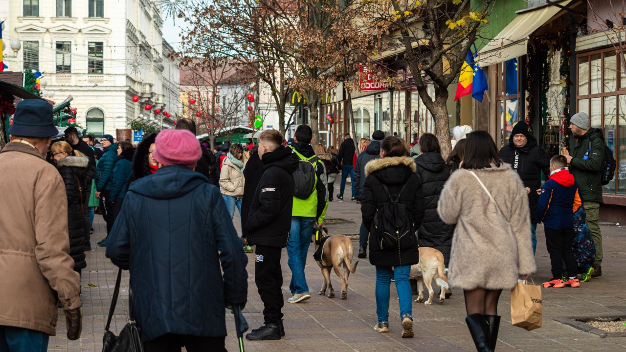 Gaze naturale fără creșteri de preț: Ministrul Ivan dă asigurări consumatorilor Ministrul Energiei, Bogdan Ivan, a anunțat în Parlament că prețurile la gaze naturale pentru consumatorii casnici nu vor suferi creșteri, grație unui act normativ pregătit de autorități