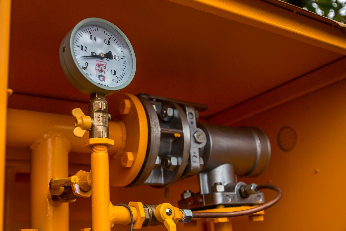 Intervenție de urgență în Piatra Neamț după o scurgere de gaze naturale Panică în Piatra Neamț, duminică după-amiază, după ce cetățenii au alertat autoritățile despre o posibilă scurgere de gaze naturale în blocul situat în centrul orașului