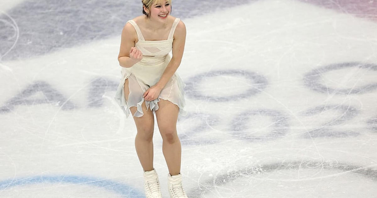 Alysa Liu, speranța echipei USA la medalii în patinajul artistic După o prestație sub așteptări a colegei sale Amber Glenn, Alysa Liu se profilasează ca principala șansă a echipei naționale a Statelor Unite pentru a obține o medalie în competiția individuală feminină de patinaj artistic