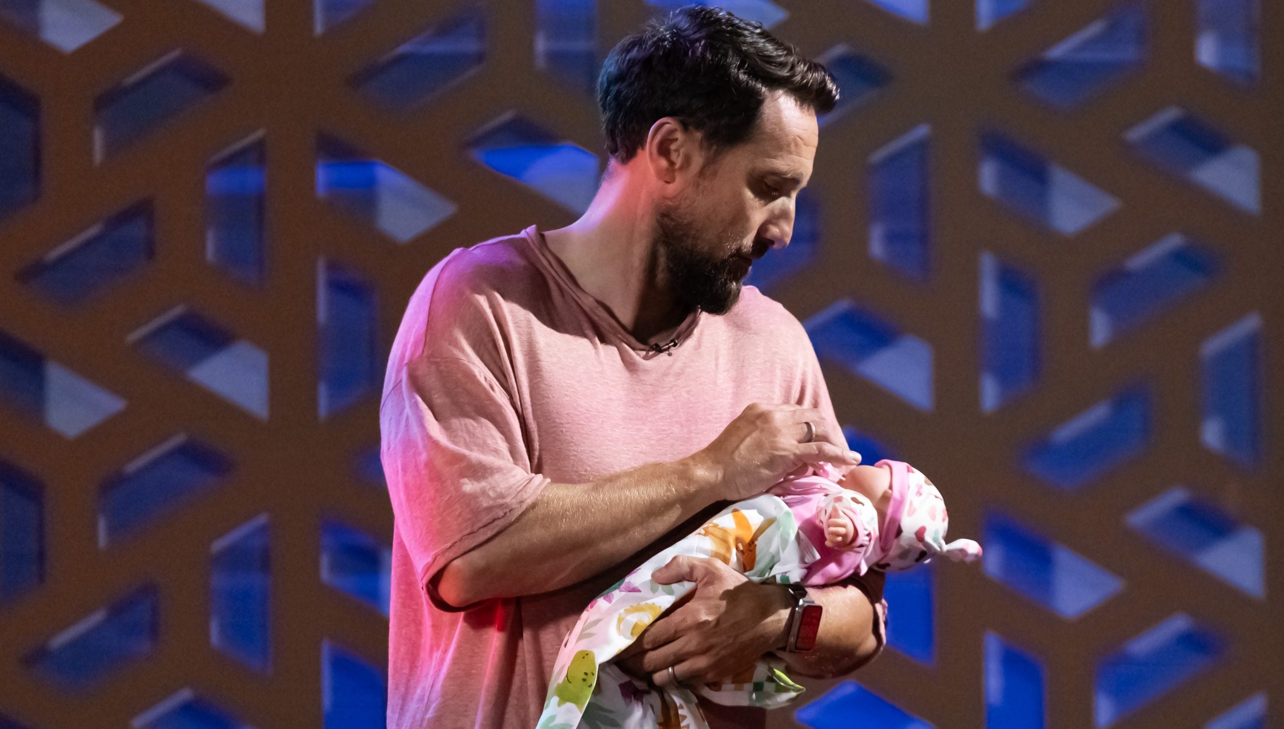 Provocări Cu Săpătură: Ultima noapte de tensiune în „Power Couple România” Aseară, fetele din competiția „Power Couple România” au fost pusă în fața unei provocări neașteptate, care le-a adus emoții intense