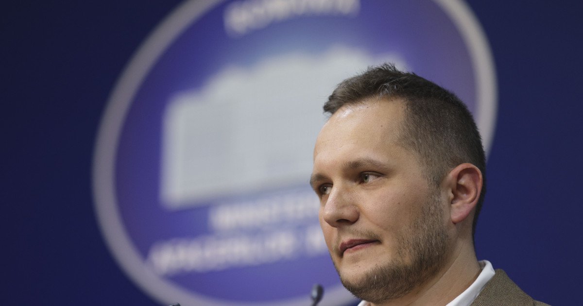 Drumuri de scandal în Sectorul 3: Prefectul Capitalei trage un semnal de alarmă Prefectul Capitalei, Andrei Nistor, a adus la cunoștința opiniei publice că problema drumurilor construite fără autorizații, peste conducte de gaze în Sectorul 3, nu a fost soluționată