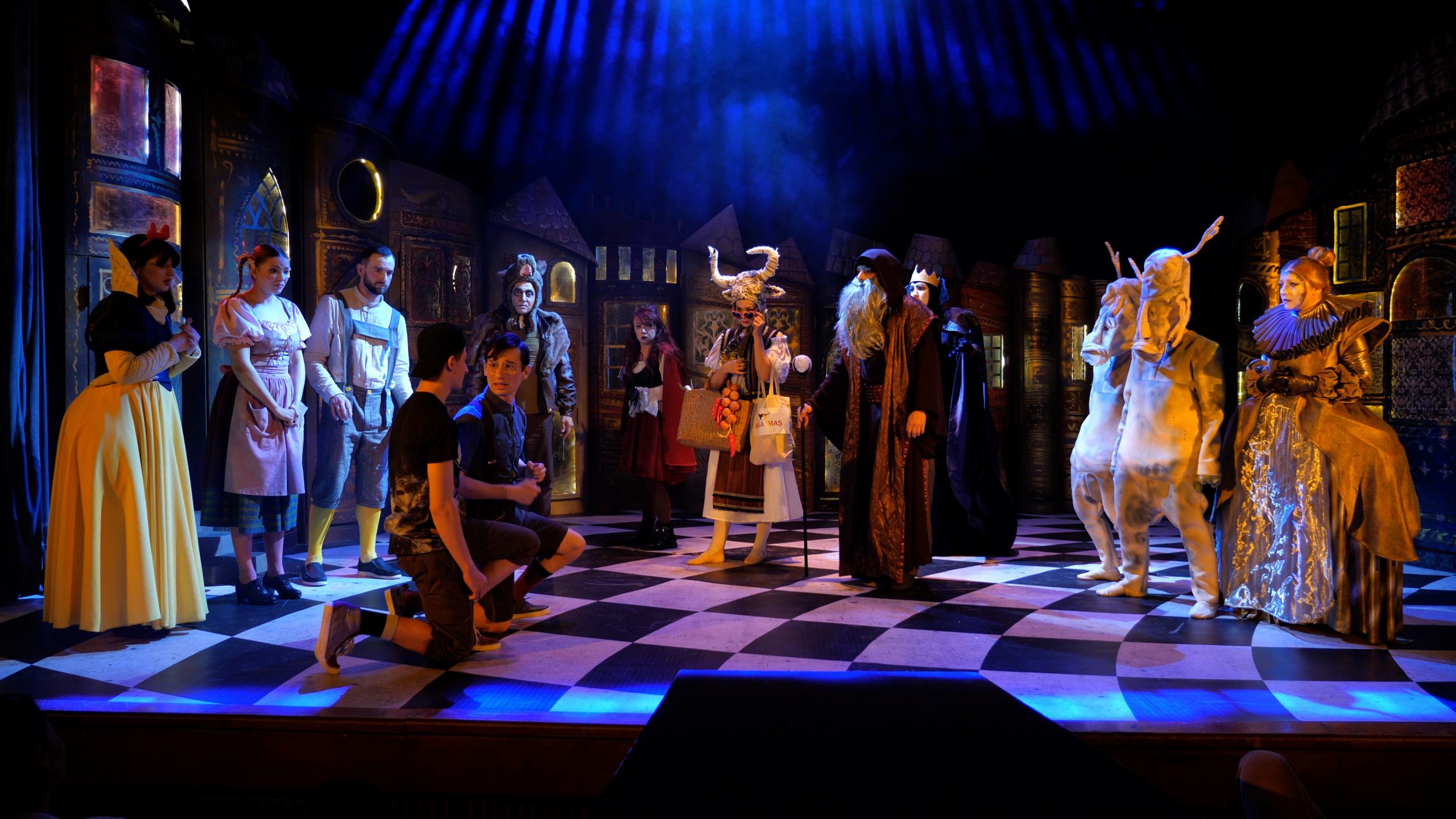 Premieră teatrală la București: „Ulciorul sfărâmat” aduce în lumina reflectoarelor complexitatea morală și duplicitatea Teatrul Stela Popescu pregătește o lansare de excepție în această lună, prezentând în premieră piesa „Ulciorul sfărâmat”, după Heinrich von Kleist