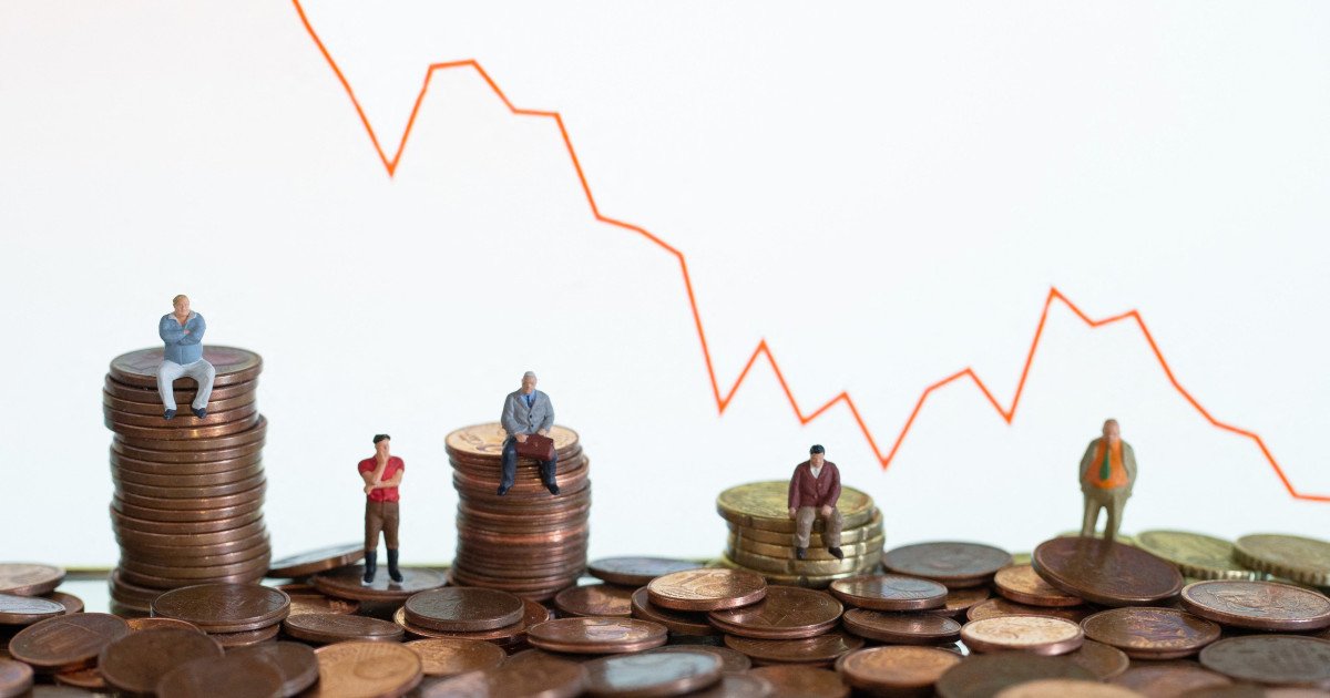 Economia României, în recesiune tehnică: Avertismentele experților România a intrat într-o recesiune tehnică, marcând o scădere a Produsului Intern Brut (PIB) pentru două trimestre consecutive