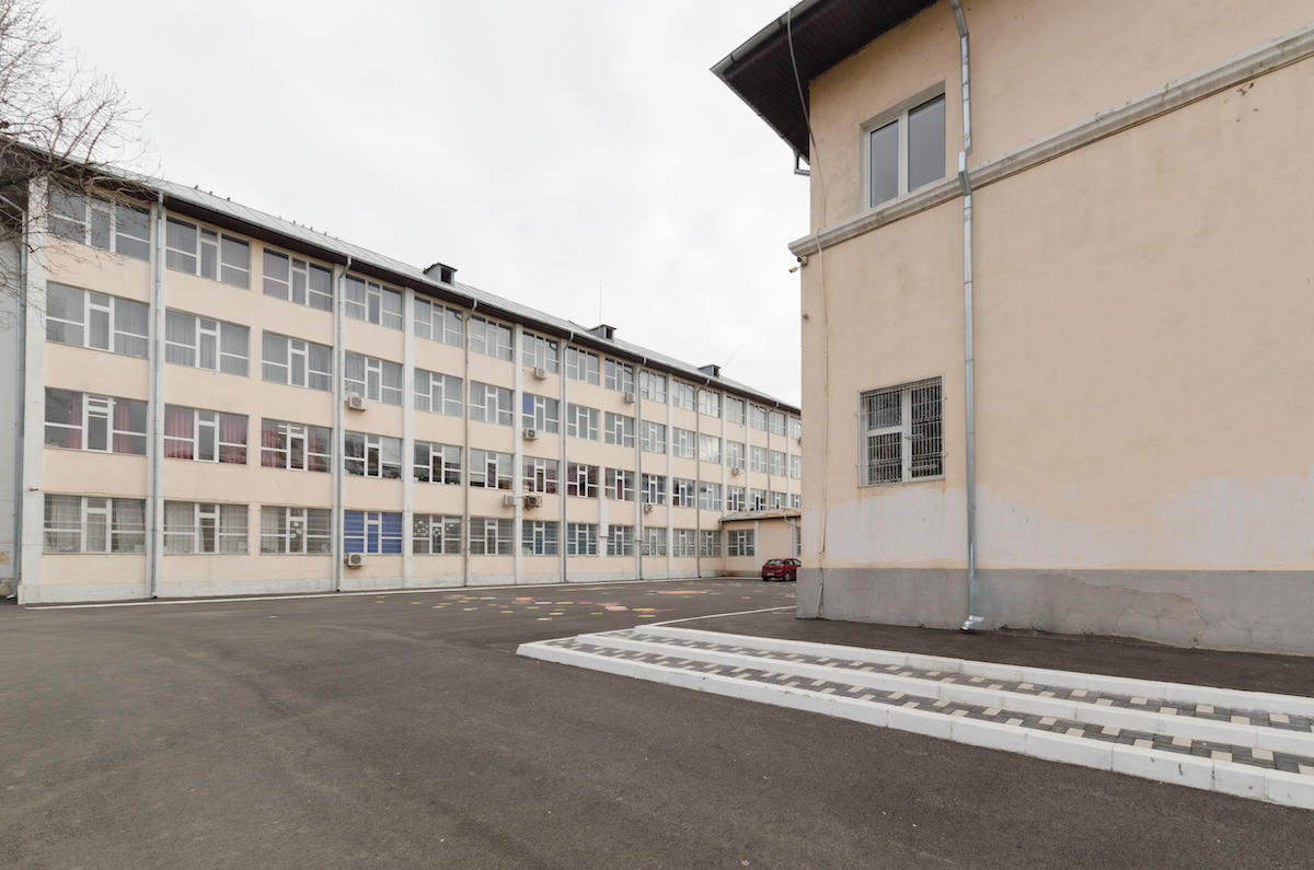 Școala «Mircea Sântimbreanu» a blocat licitația pentru sala de sport, iar banii obținuți au rămas nevirați statului Gestionarea patrimoniului în sistemul educațional din Sectorul 5 al Capitalei continuă să fie sub semnul întrebării