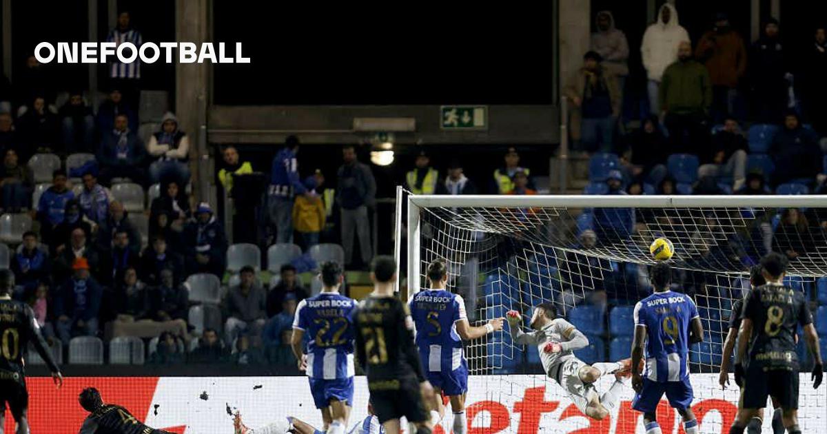 FC Porto întâlnește prima înfrângere în Liga Portugal 2025/26 FC Porto a suferit o înfrângere surprinzătoare în meciul din această seară, 2 octombrie, pierzând cu 2-1 în fața echipei Casa Pia