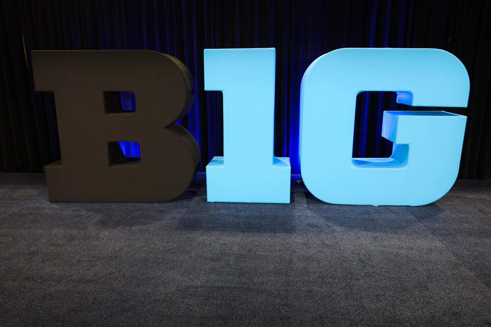 Big Ten propune un format de playoff cu 24 de echipe pentru fotbalul universitar Big Ten, una dintre cele mai influente conferințe din fotbalul universitar american, a început să circule un document intern care detaliază un model de playoff cu 24 de echipe, potrivit unui raport publicat de ESPN
