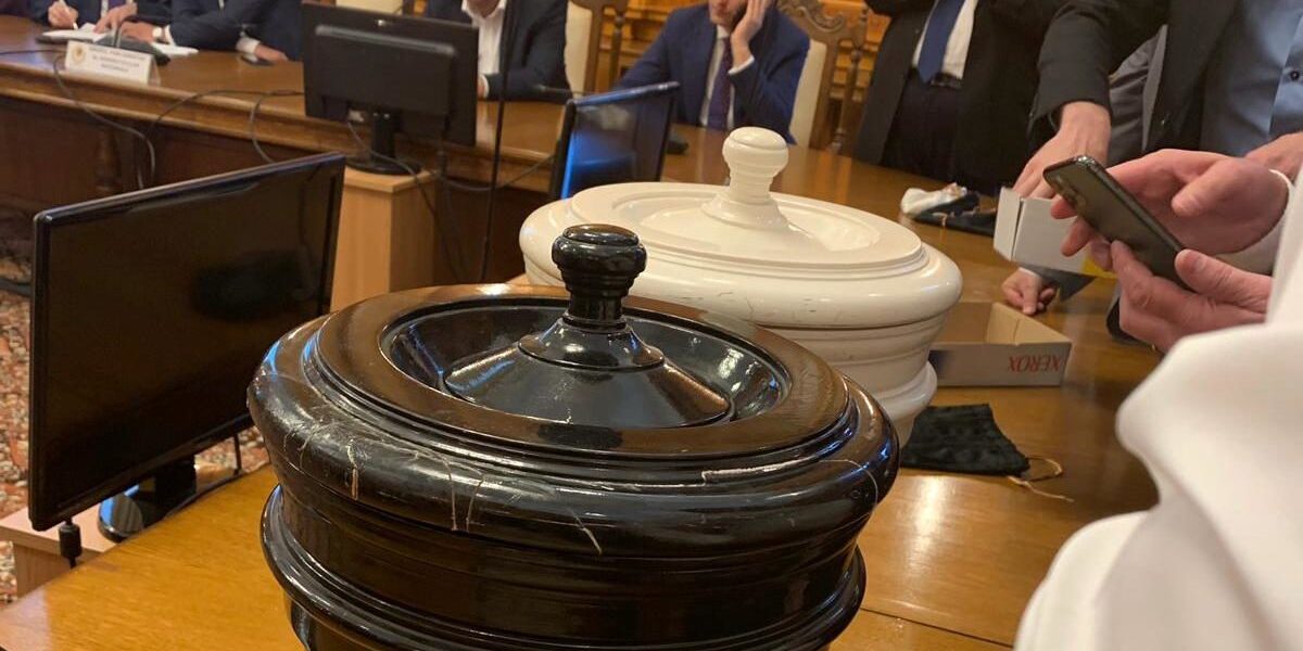 Urnele-de-vot-motiune-cenzura-sursa-g4-e1739544904666.jpeg - ReactMedia