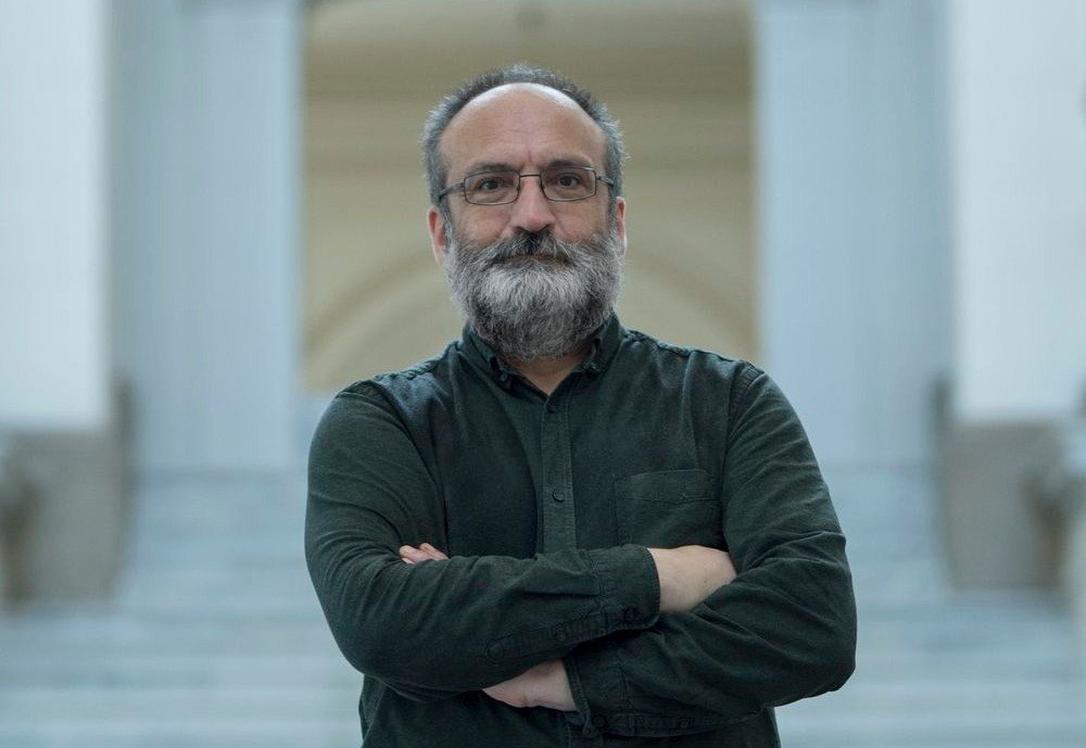 Doliu în presa românească: A murit Victor Kapra, veteran al presei economice și IT&C Victor Kapra, o figură marcantă a presei românești și un cunoscut specialist în domeniul tehnologiei informației și comunicațiilor, a trecut în neființă