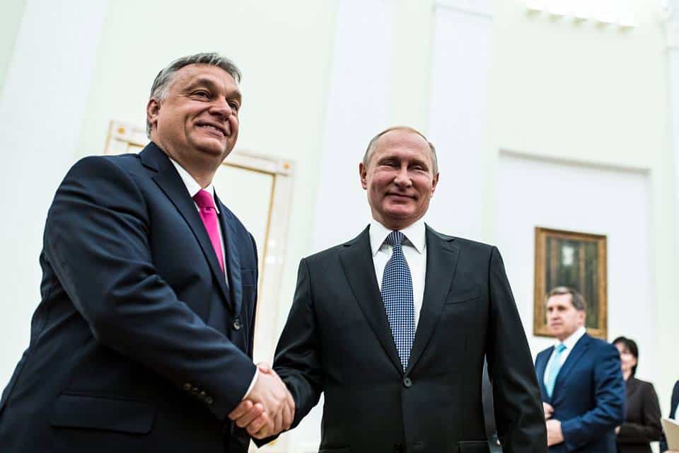 Premierul ungar Viktor Orban a declanșat un nou val de declarații cu accente critice la adresa Uniunii Europene, afirmând, sâmbătă, că principala amenințare pentru Ungaria nu vine dinspre Rusia, ci din interiorul blocului european