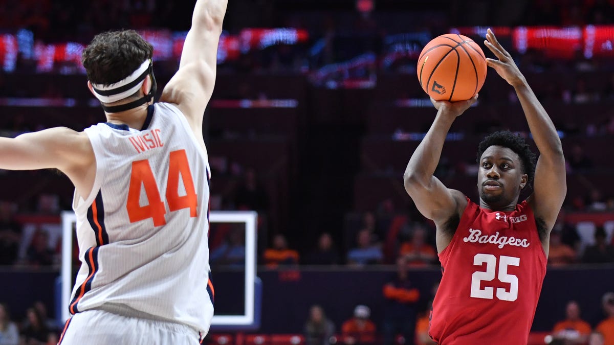 Victorie surprinzătoare pentru Wisconsin în fața lui Illinois Wisconsin Badgers a reușit o victorie spectaculoasă împotriva echipei nr