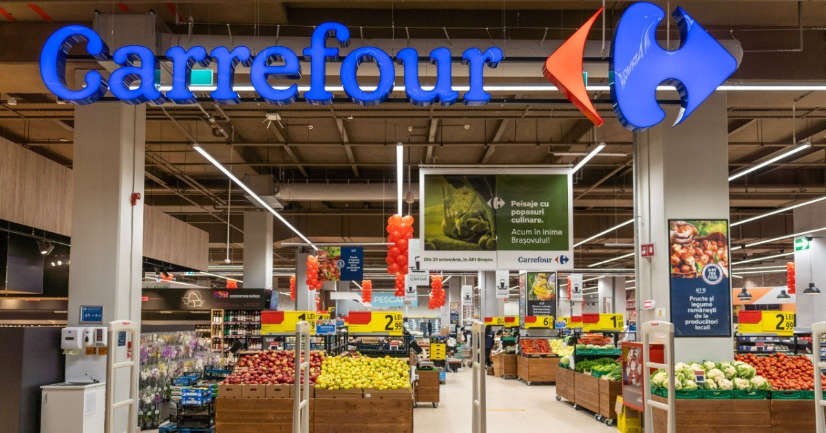 Carrefour vinde filiala din România: 823 milioane de euro pentru Pavăl Holding Carrefour, cel mai mare retailer alimentar din Europa, a anunțat vânzarea unității sale din România către grupul Pavăl Holding, controlat de frații Dragoș și Adrian Pavăl, proprietarii Dedeman