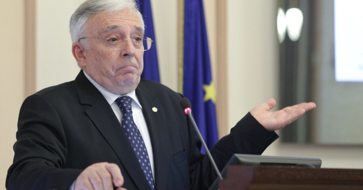 Mugur Isărescu avertizează despre riscurile de criză în HoReCa și comerț Guvernatorul Băncii Naționale a României (BNR), Mugur Isărescu, a confirmat marți, într-o conferință de presă, riscurile emergente în sectoare vitale ale economiei, precum HoReCa și comerț, pe fondul unei restrângeri evidente a cererii