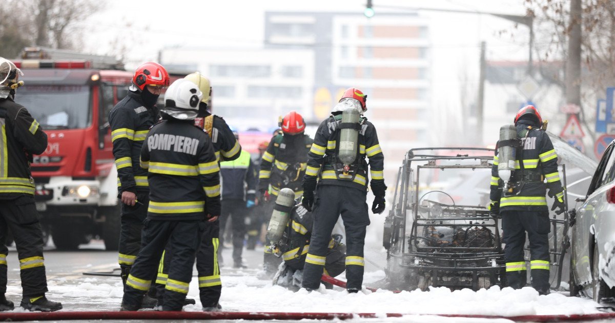 Incendiu devastator în Sectorul 6: O femeie a decedat, iar un alt bărbat a fost rănit Un incendiu violent a avut loc în jurul orei 13:00, vineri, în Sectorul 6 al Capitalei, provocând decesul unei femei și rănirea unei alte persoane
