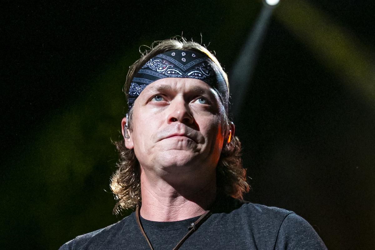 Muzica mondială este în doliu după decesul lui Brad Arnold, solistul trupei 3 Doors Down, la vârsta de 47 de ani