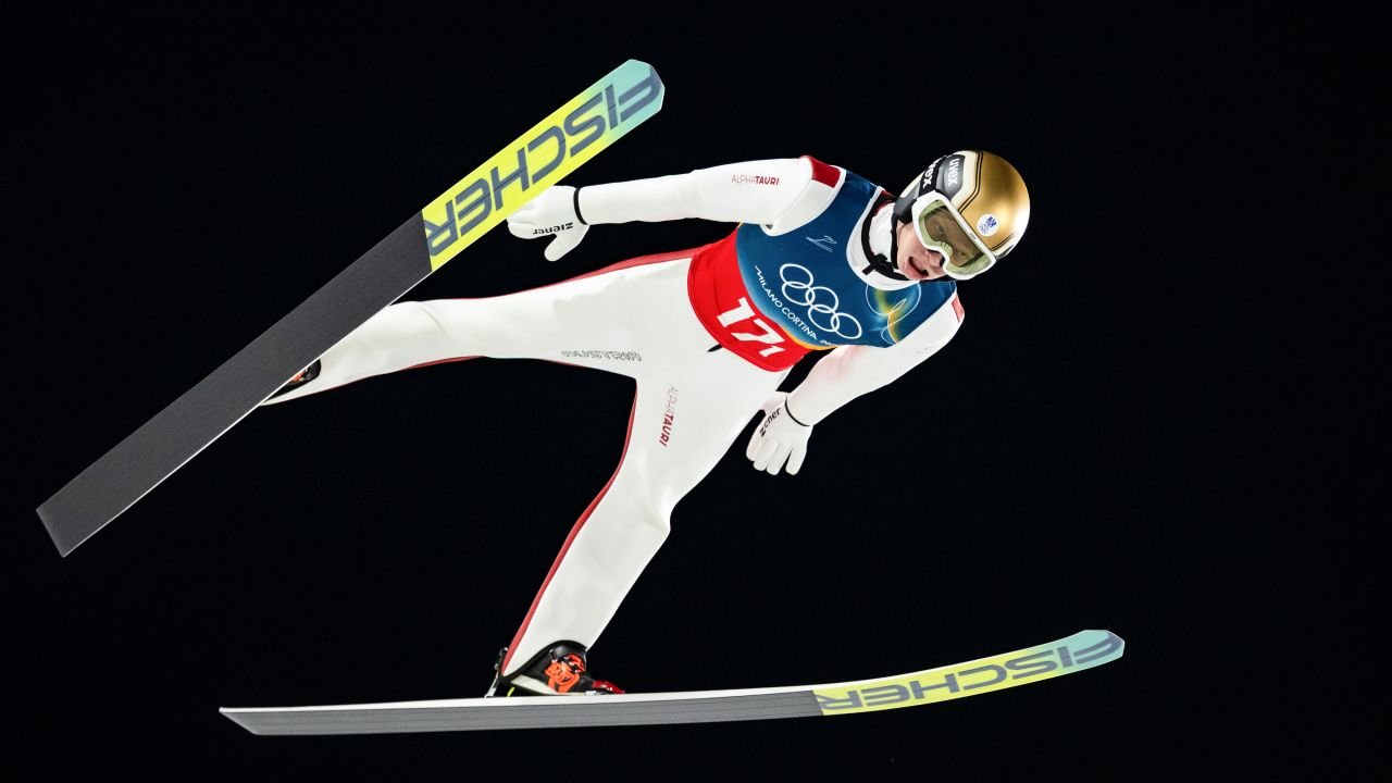 Suspansul de pe gheață: Drama unei competiții olimpice Concursul dramatic din cadrul Jocurilor Olimpice de Iarnă le-a tăiat răsuflarea spectatorilor, transformând evenimentul într-o veritabilă odă a performanței sportive