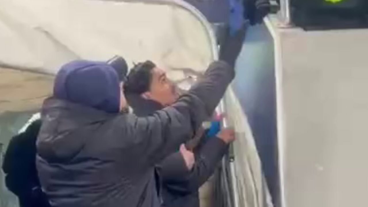 Final Tensionat pe Arena Națională: Dinamo și Universitatea Craiova se împart punctele Arena Națională a fost scena unui meci intens și plin de incertitudini, când Dinamo București și Universitatea Craiova au terminat la egalitate, 1-1, în cadrul etapei nouă din Liga 1