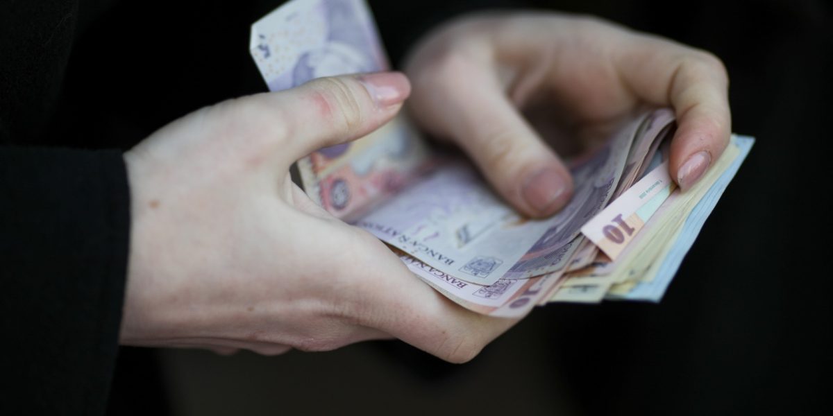 bani-lei-bancnote-cash-numerar-Sursa-foto-Inquam-Photos-Octav-Ganea-2.jpg - ReactMedia