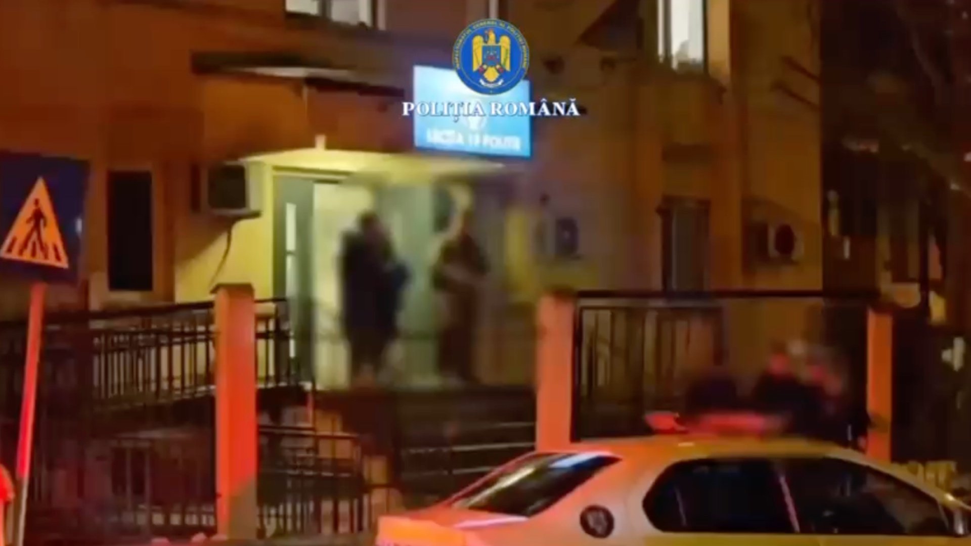 Un incident violent petrecut în traficul bucureștean a șocat locuitorii sectorului 5, după ce un bărbat și fiul său de doar 14 ani au agresat fizic un șofer într-o altercație izbucnită din cauza neacordării de prioritate