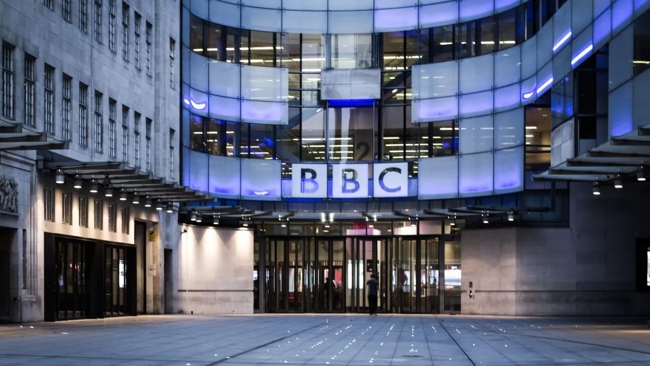 Procesul lui Trump pentru defăimare împotriva BBC, stabilit pentru februarie 2027