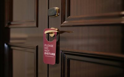 camera-de-hotel-please-do-not-disturb.jpg - ReactMedia