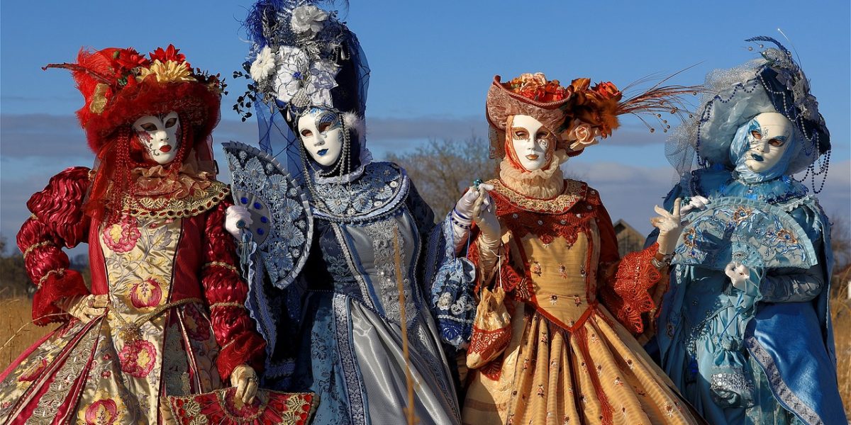 carnaval-masti-spectacol.jpg - ReactMedia