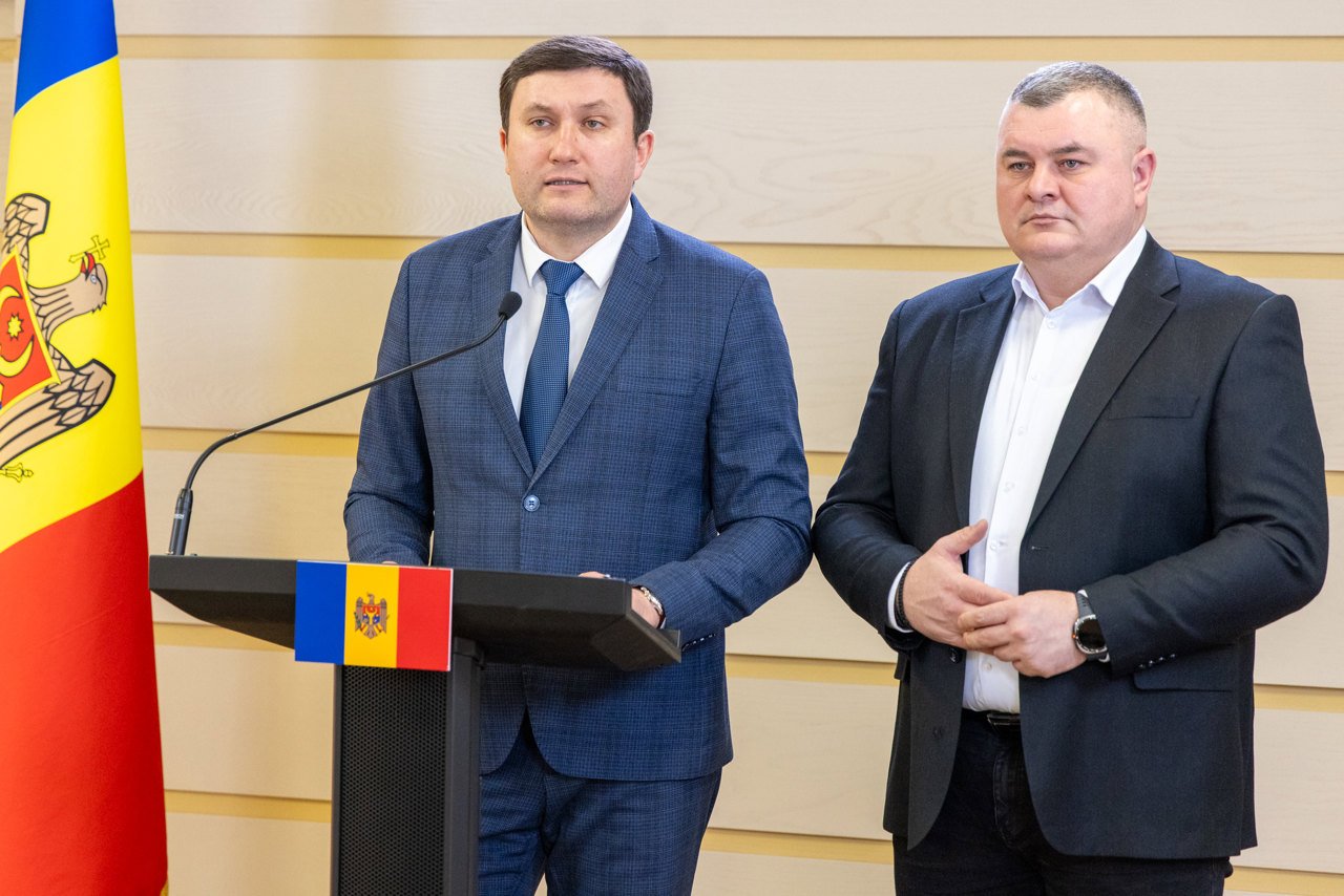 PSRM atrage atenția asupra drumurilor deteriorate din Republica Moldova Fracțiunea Partidului Socialiștilor (PSRM) a lansat un apel urgent privind starea precară a infrastructurii rutiere din țară