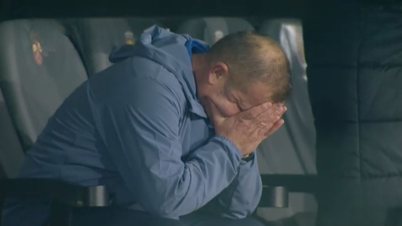 Arbitrajul controversat de la Hermannstadt – CFR Cluj: O nouă pagină în criza dreptății fotbalistice Meciul dintre Hermannstadt şi CFR Cluj a fost marcat de contestaţii vehemente legate de deciziile arbitrale, adâncind criza de încredere în sistemul de arbitraj din fotbalul românesc