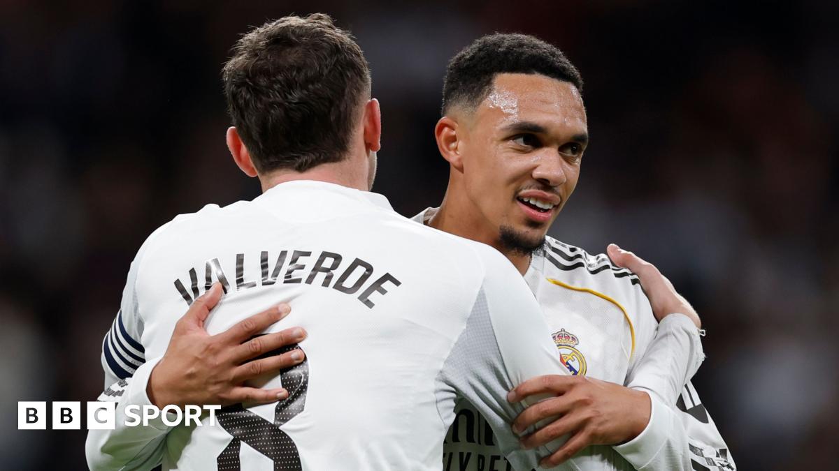 Schimbări de tactică la Real Madrid: Arbeloa îmbunătățește echipa după înfrângerea din Lisabona După o înfrângere dureroasă în Lisabona în luna ianuarie, Carlo Arbeloa, antrenorul echipei Real Madrid, a decis să își ajusteze tactica, trecând de la un sistem 4-3-3 la un 4-4-2, în speranța de a consolida defensiva și a îmbunătăți calitatea jocului