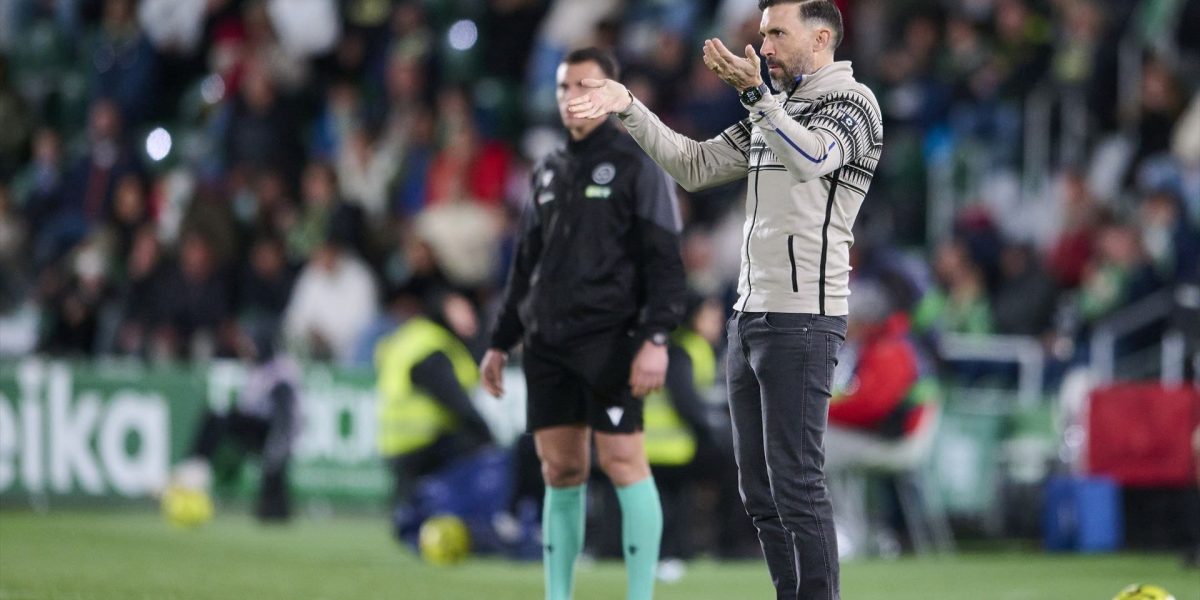 eder-sarabia-da-indicaciones-en-el-elche-osasuna-16-9-aspect-ratio-default-0_da39.jpg - ReactMedia