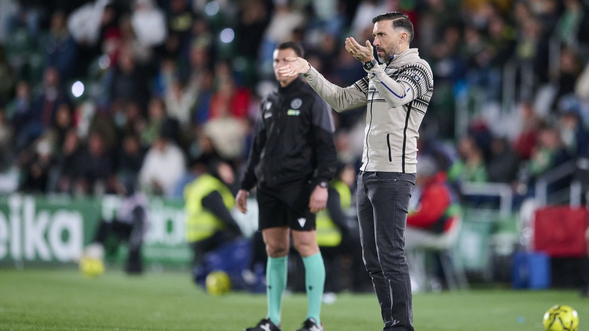 Elche se lovește de zidul lui Sergio Herrera în partida cu Osasuna Elche a terminat meciul de duminică cu Osasuna încheiat la egalitate, scor 0-0, după un duel intens în care echipa gazdă a încercat în zadar să spargă apărarea adversă