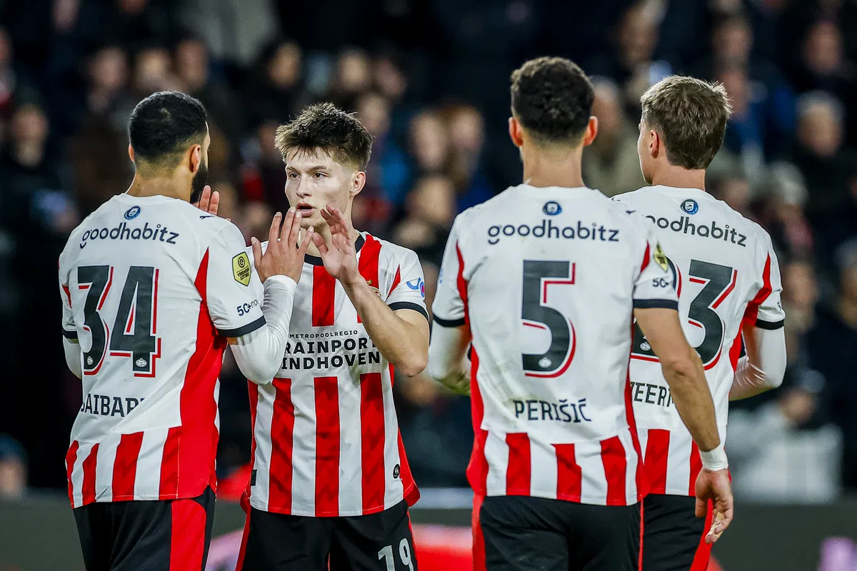 PSV obține o victorie convingătoare în fața Heerenveen și avansează spre semifinalele KNVB Beker PSV Eindhoven a dominat partida de joi seară, învingând echipa Heerenveen cu un clar 4-1, astfel avansând în semifinalele KNVB Beker