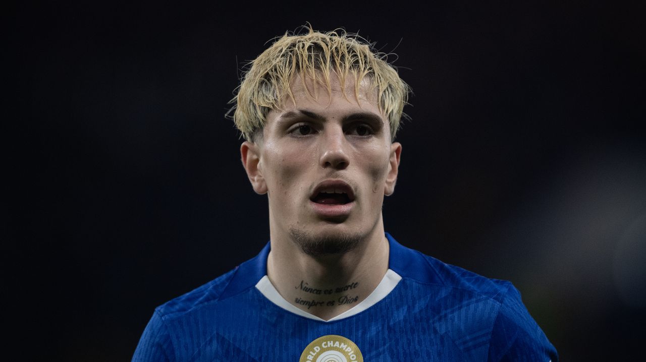 Meci crucial pentru Chelsea în deplasare la Hull City Astăzi, la ora 21:45, Chelsea se pregătește să înfrunte Hull City într-un meci care promite să fie plin de intensitate și dramatism