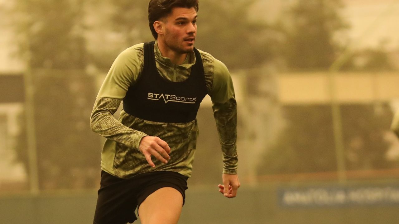 Ianis Hagi, în centrul atenției în meciul dintre Boluspor și Alanyaspor Meciul din liga turcă, Boluspor – Alanyaspor, promite să fie un adevărat spectacol fotbalistic, cu Ianis Hagi având un rol central pe teren