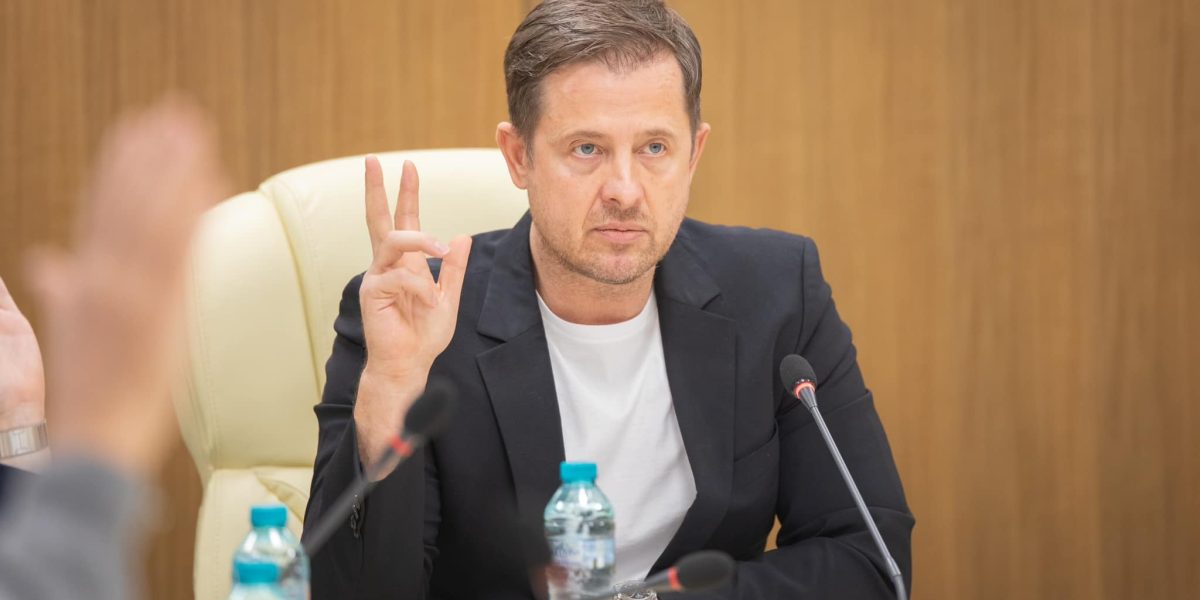 hubert-thuma-trei.jpg - ReactMedia