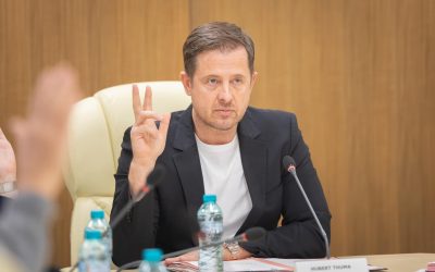 hubert-thuma-trei.jpg - ReactMedia