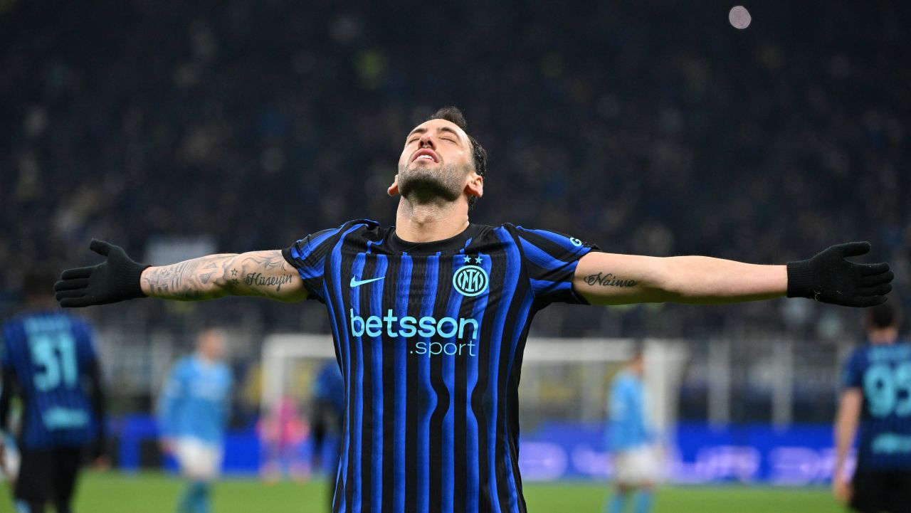 Hakan Calhanoglu în negocieri pentru transfer: „Echipa e pregătită”